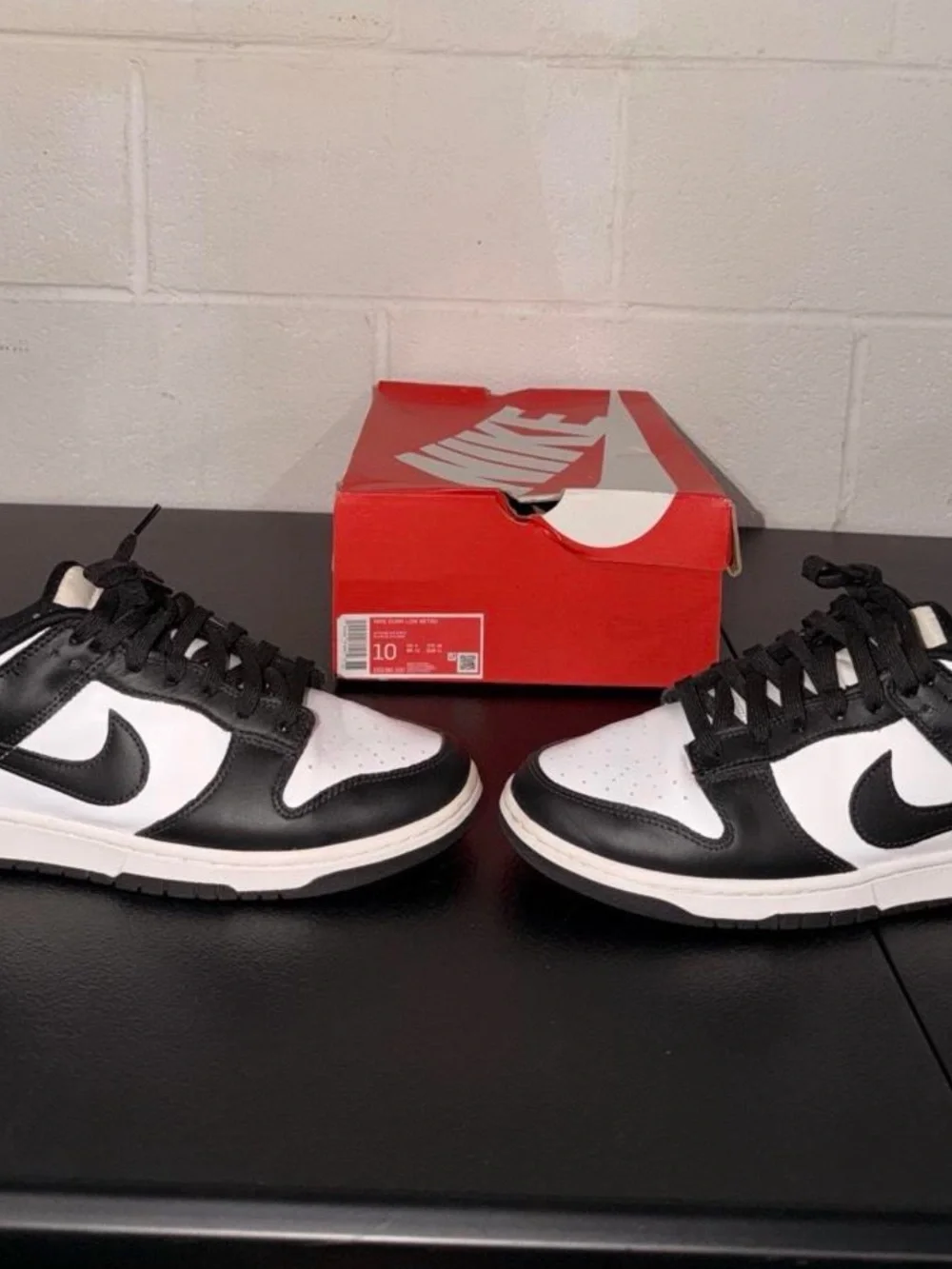 Nike Black and White Low Top Sneakers